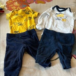 Carter's Set of 2  Newborn Outfits
